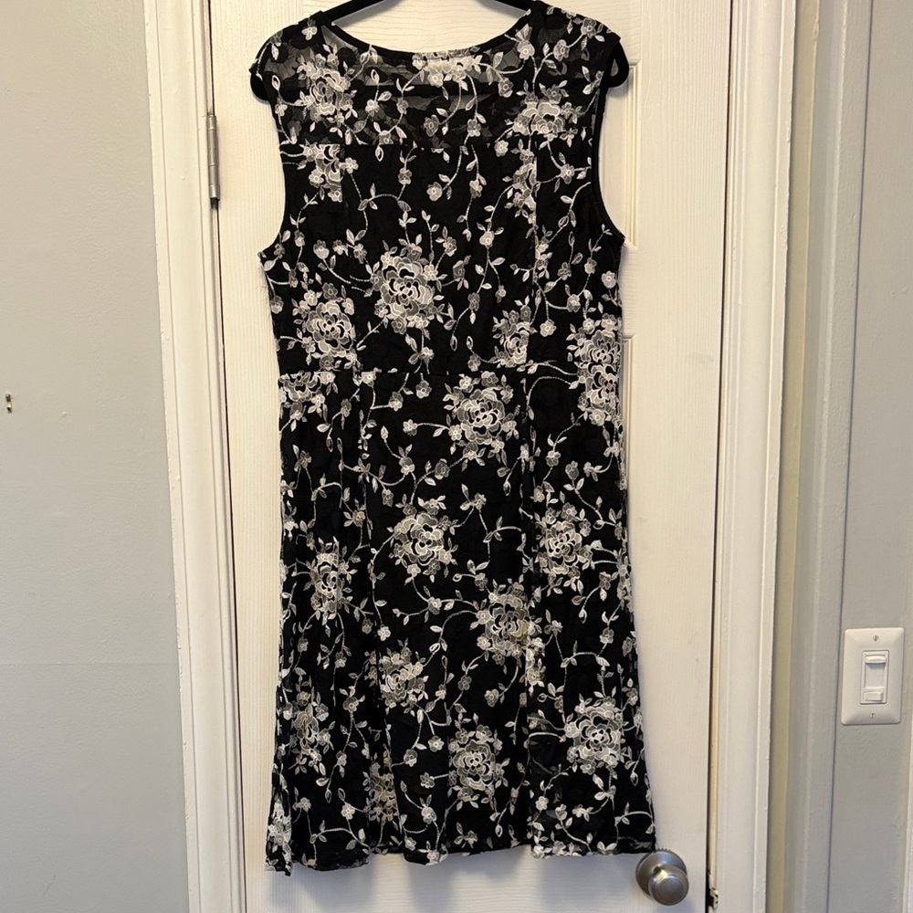 Candalite Black & White Floral Midi Dress – Size XL - Picture 3 of 5